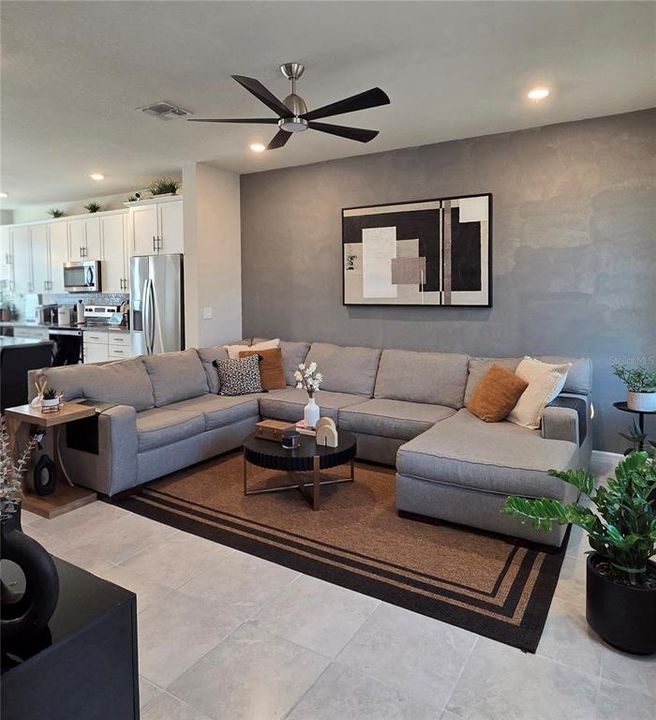 For Sale: $399,990 (2 beds, 2 baths, 1472 Square Feet)