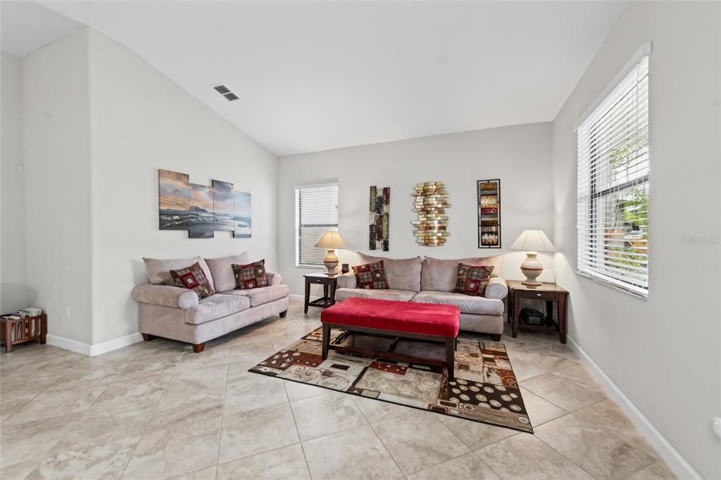 For Sale: $515,000 (4 beds, 3 baths, 2421 Square Feet)