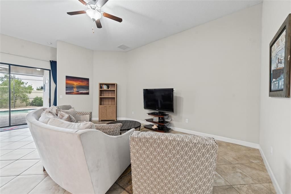 For Sale: $515,000 (4 beds, 3 baths, 2421 Square Feet)