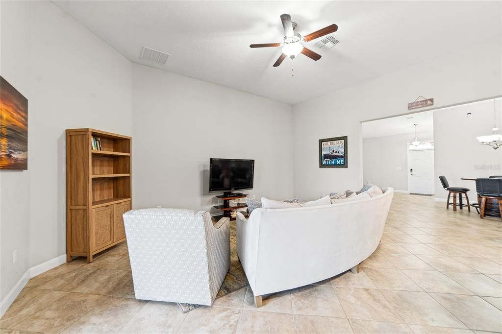 For Sale: $515,000 (4 beds, 3 baths, 2421 Square Feet)