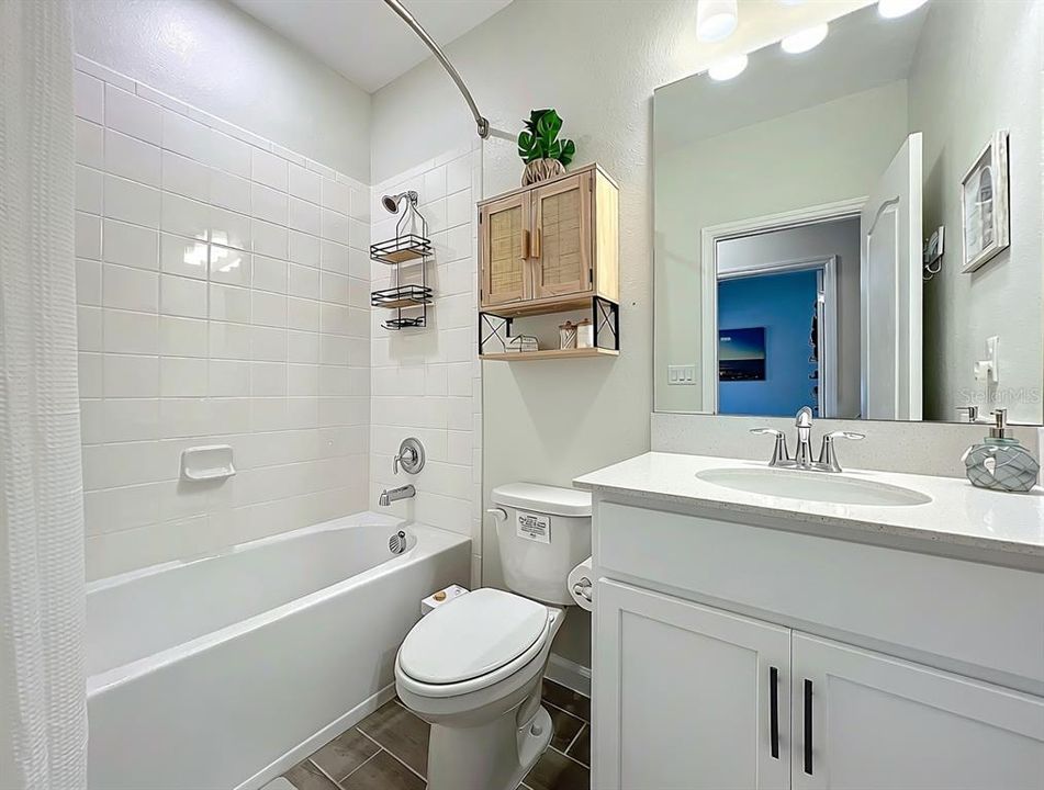 На продажу: $399,000 (4 спален, 2 ванн, 1735 Квадратных фут)