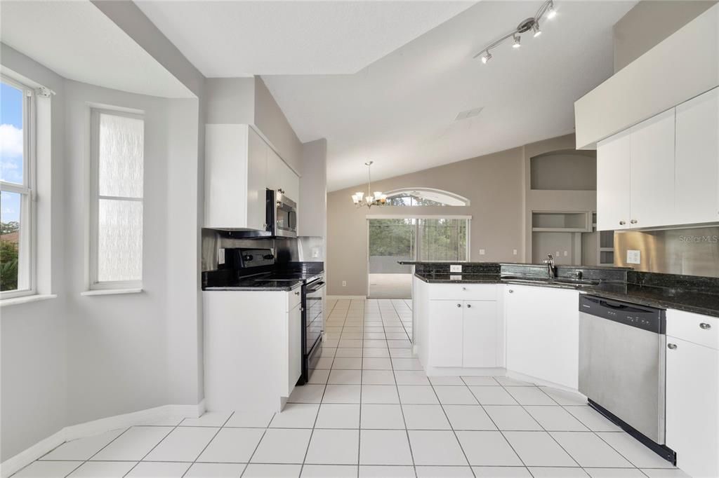 For Sale: $299,000 (3 beds, 2 baths, 1362 Square Feet)