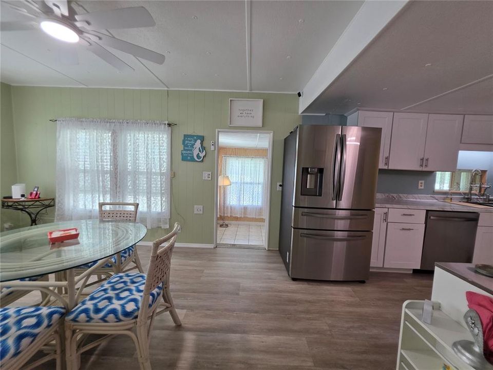На продажу: $89,900 (2 спален, 1 ванн, 776 Квадратных фут)