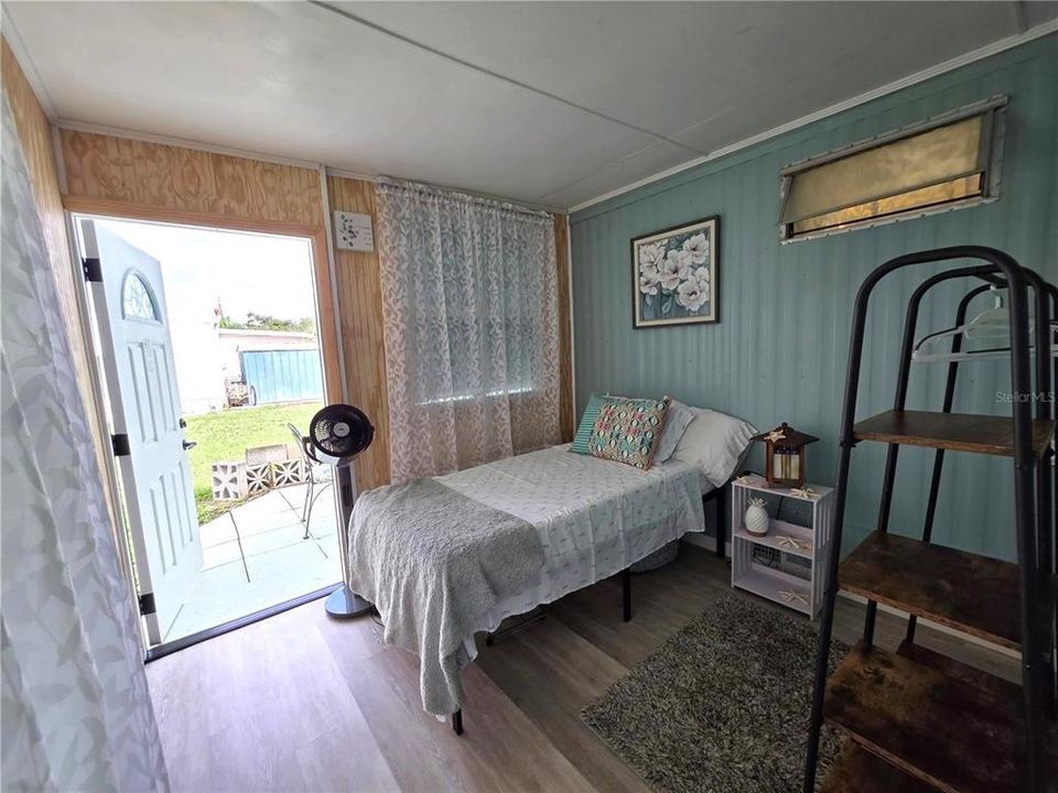 На продажу: $89,900 (2 спален, 1 ванн, 776 Квадратных фут)