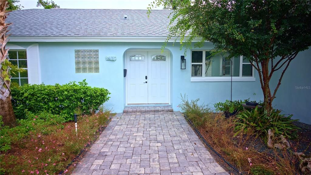 En Venta: $635,000 (4 camas, 2 baños, 2197 Pies cuadrados)