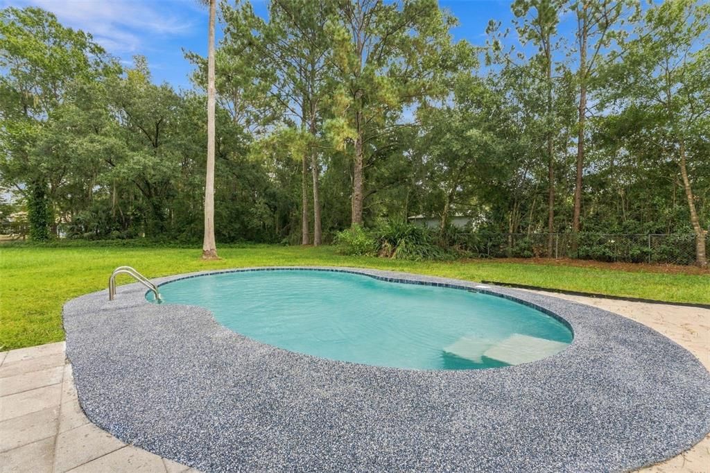 En Venta: $650,000 (4 camas, 2 baños, 2501 Pies cuadrados)
