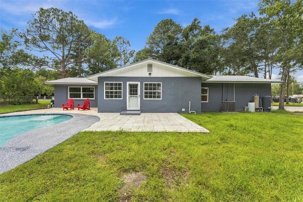 En Venta: $650,000 (4 camas, 2 baños, 2501 Pies cuadrados)