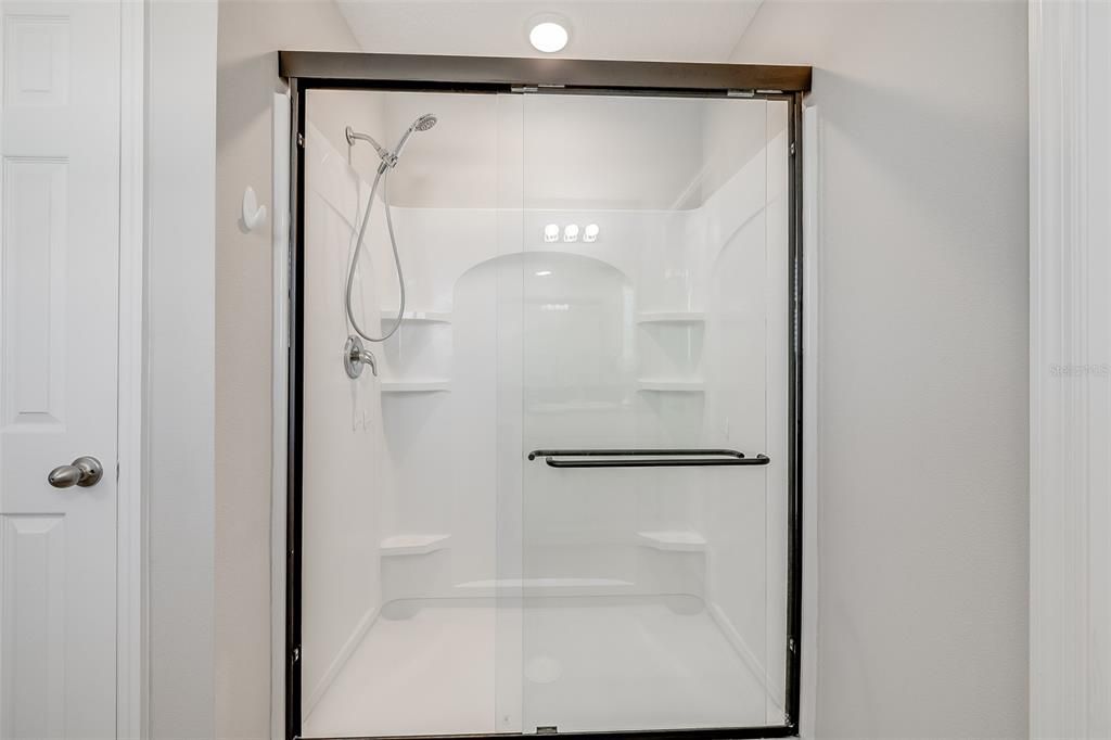 En Venta: $439,000 (5 camas, 3 baños, 2470 Pies cuadrados)