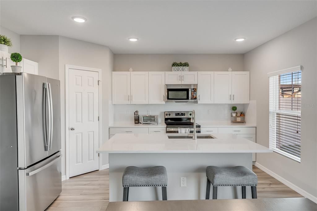 En Venta: $439,000 (5 camas, 3 baños, 2470 Pies cuadrados)