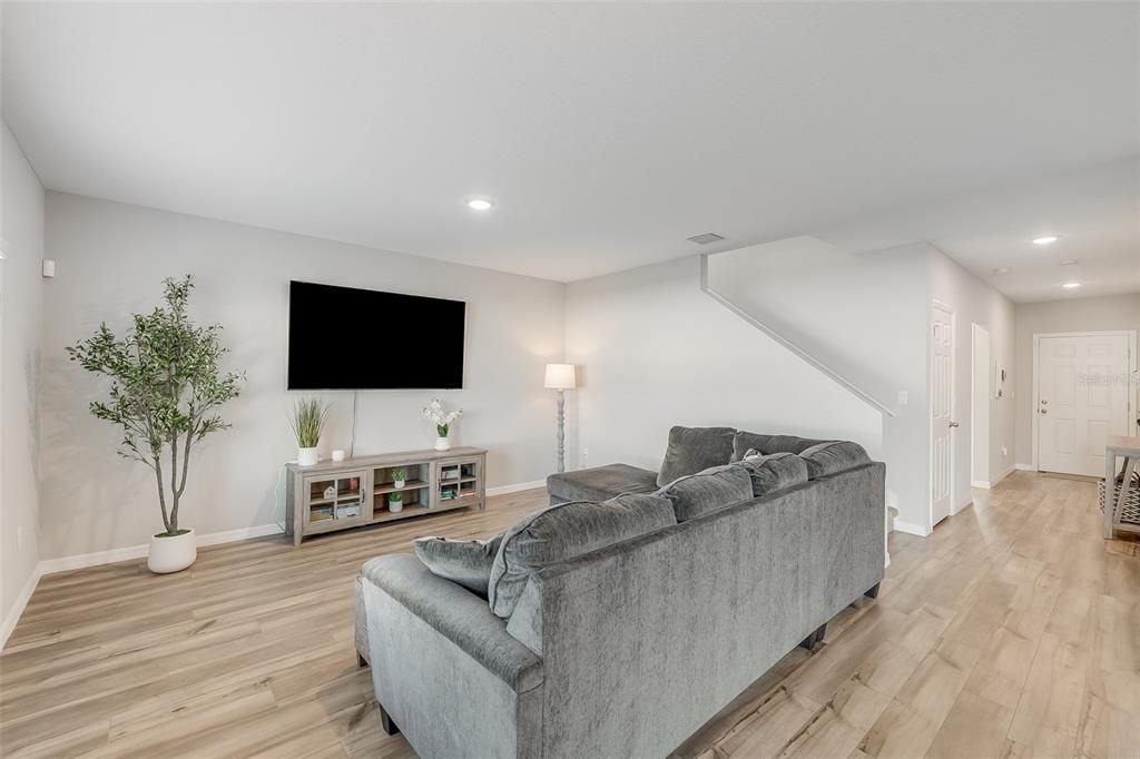 En Venta: $439,000 (5 camas, 3 baños, 2470 Pies cuadrados)