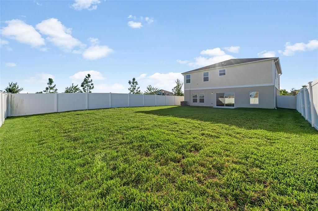 En Venta: $439,000 (5 camas, 3 baños, 2470 Pies cuadrados)