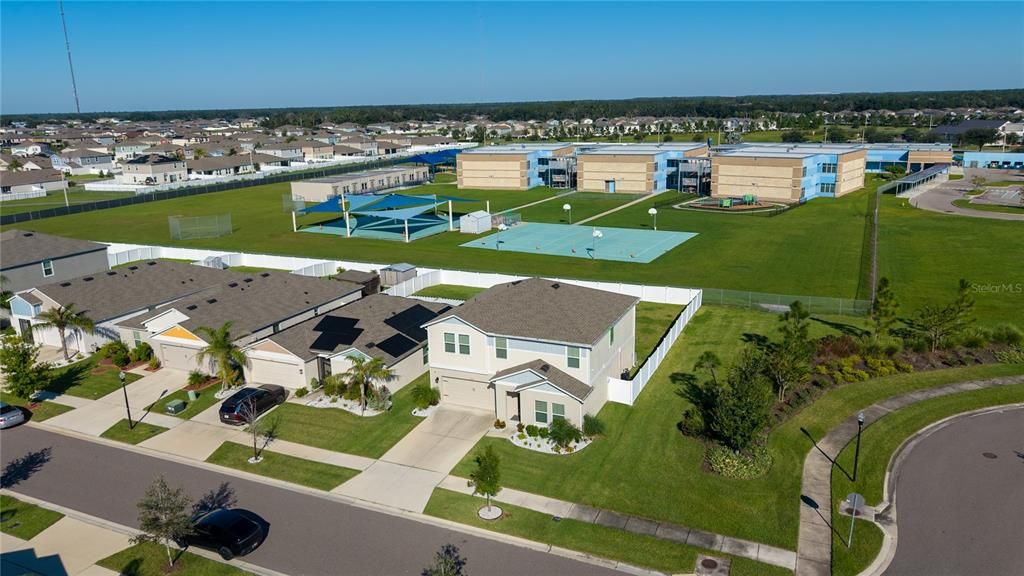 En Venta: $439,000 (5 camas, 3 baños, 2470 Pies cuadrados)