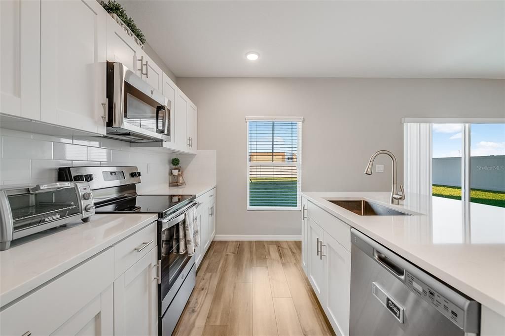 En Venta: $439,000 (5 camas, 3 baños, 2470 Pies cuadrados)