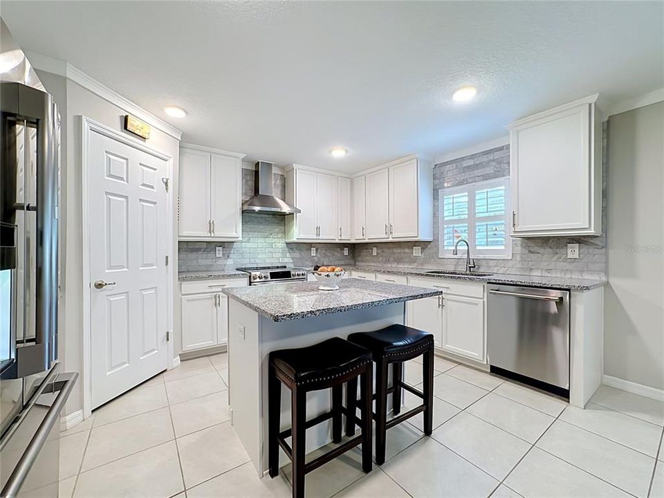 For Sale: $424,900 (4 beds, 2 baths, 2554 Square Feet)