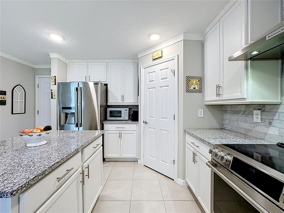 For Sale: $424,900 (4 beds, 2 baths, 2554 Square Feet)