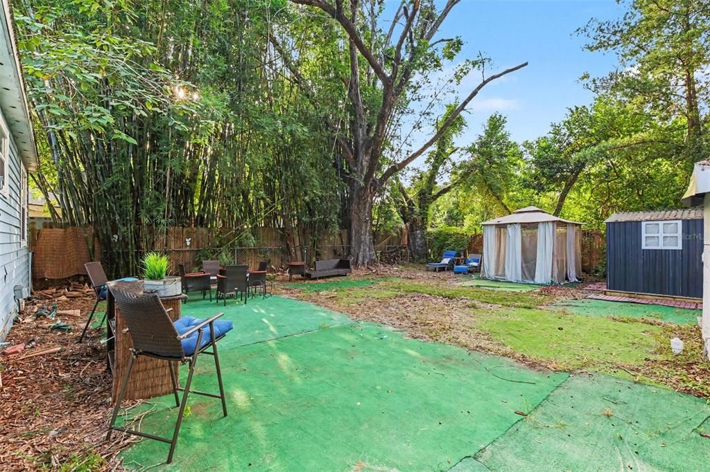 For Sale: $243,000 (2 beds, 1 baths, 912 Square Feet)