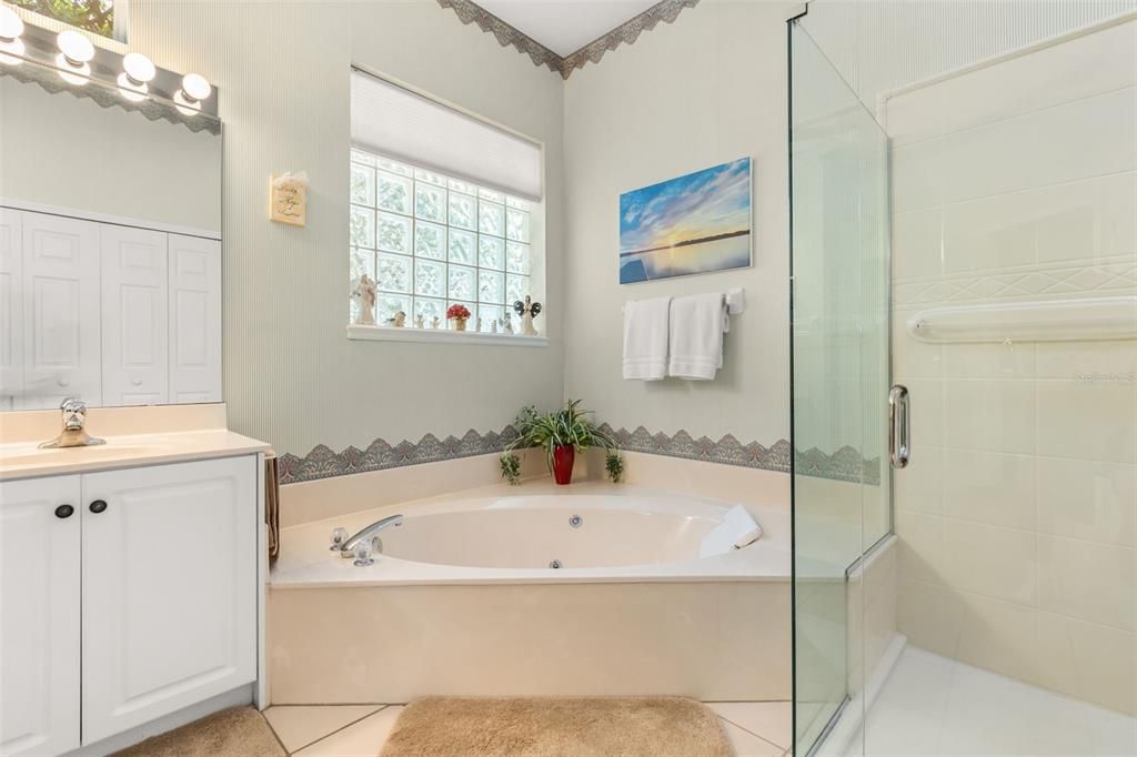 For Sale: $874,900 (3 beds, 3 baths, 2715 Square Feet)