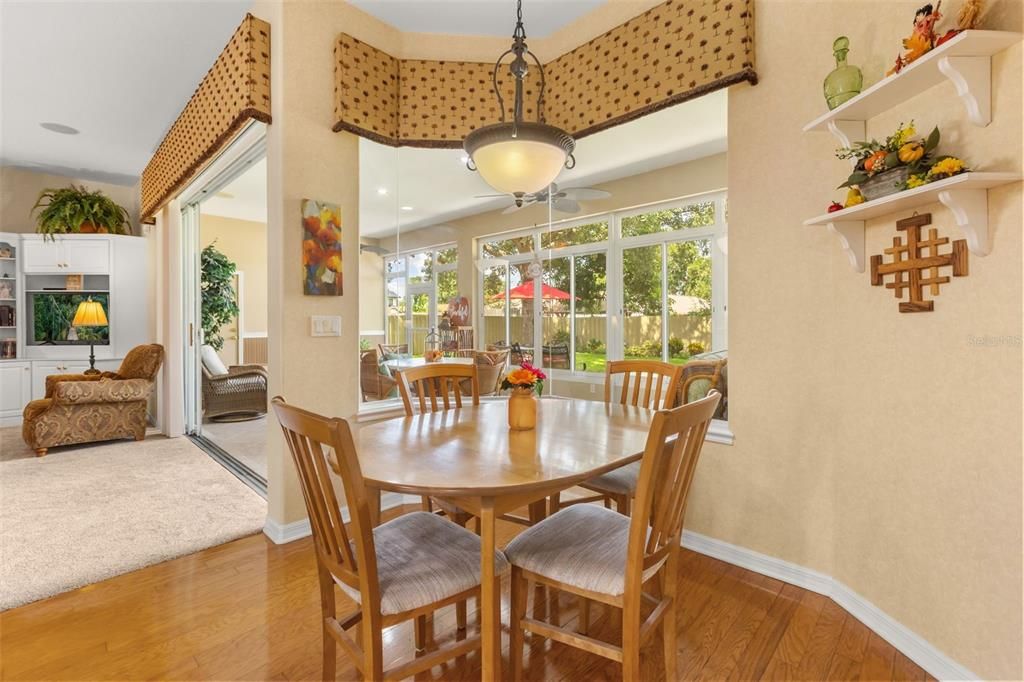 For Sale: $874,900 (3 beds, 3 baths, 2715 Square Feet)