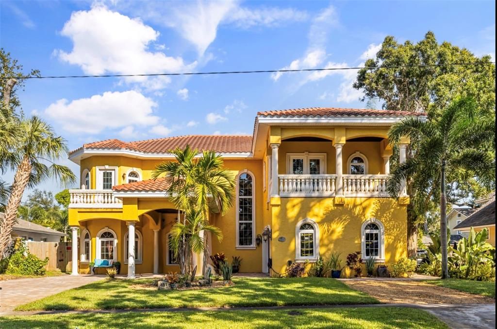 For Rent: $10,500 (5 beds, 4 baths, 4106 Square Feet)