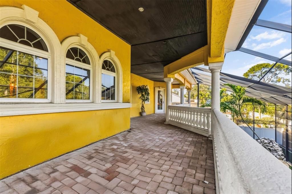 For Rent: $10,500 (5 beds, 4 baths, 4106 Square Feet)