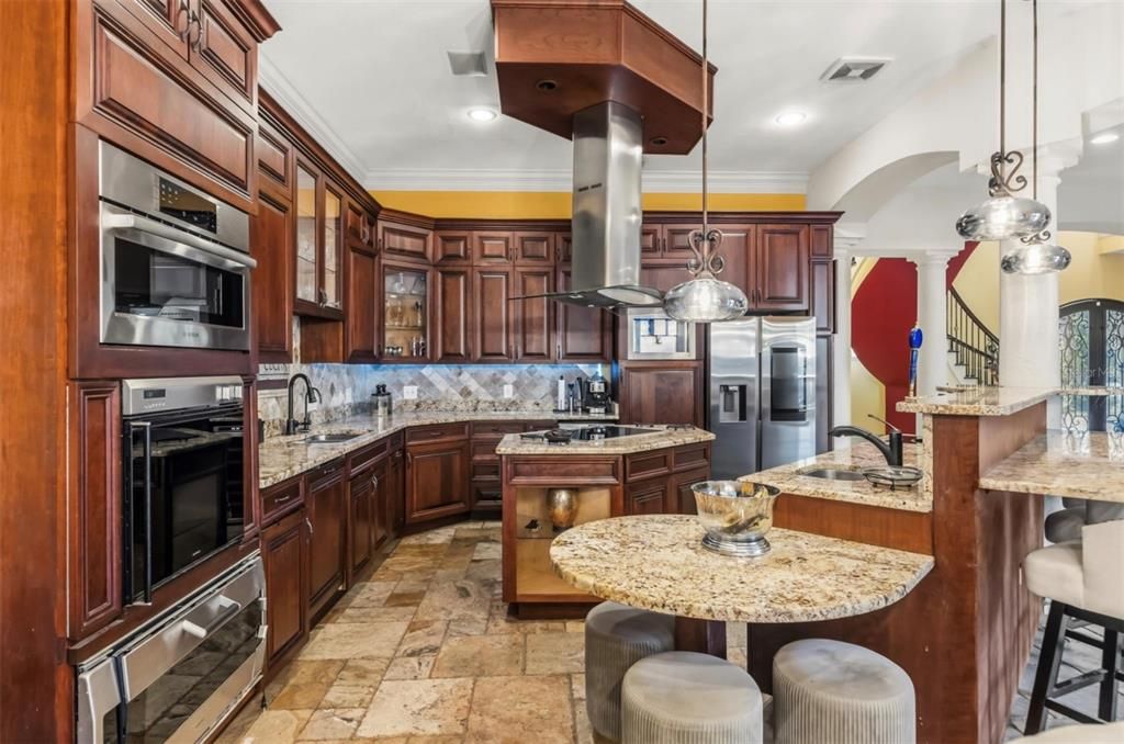 For Rent: $10,500 (5 beds, 4 baths, 4106 Square Feet)