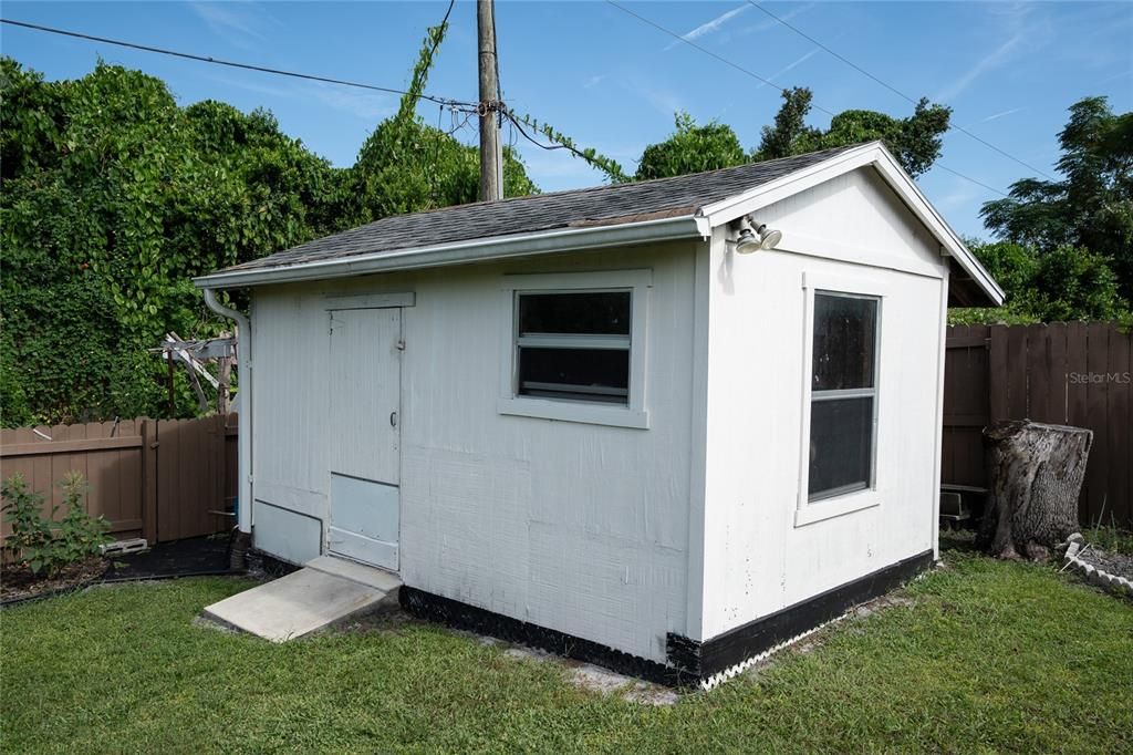 En Venta: $430,000 (3 camas, 3 baños, 1966 Pies cuadrados)