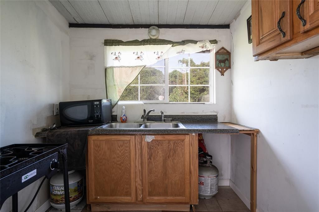 En Venta: $430,000 (3 camas, 3 baños, 1966 Pies cuadrados)