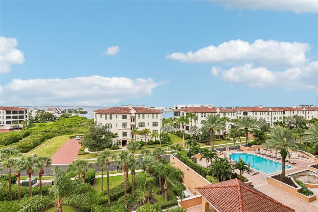 En Venta: $1,250,000 (3 camas, 3 baños, 2555 Pies cuadrados)