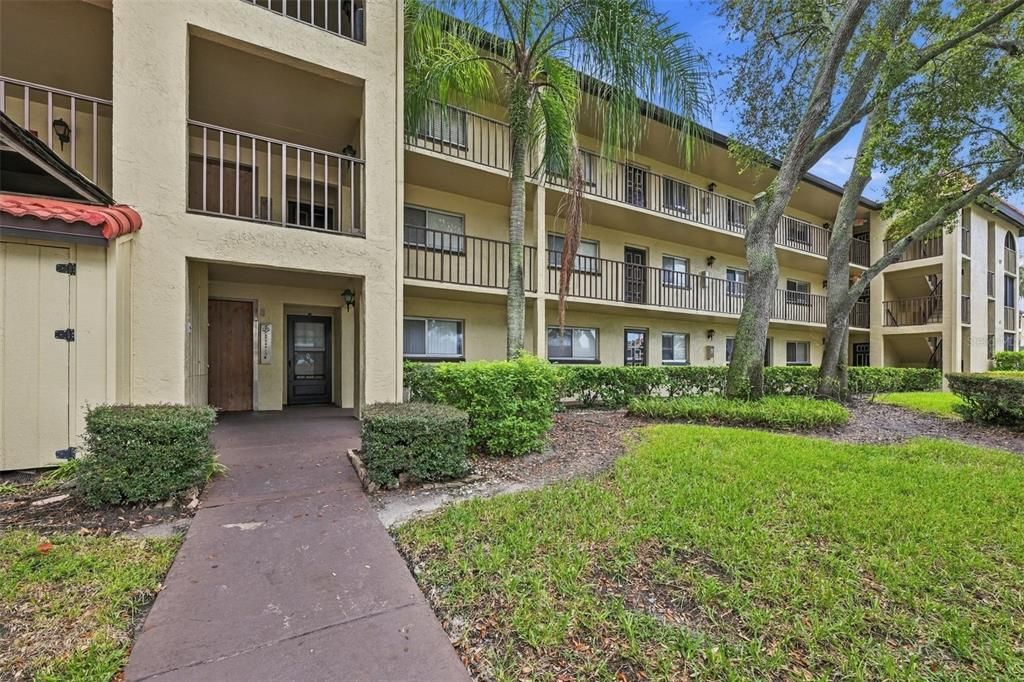 For Rent: $1,725 (2 beds, 2 baths, 1060 Square Feet)