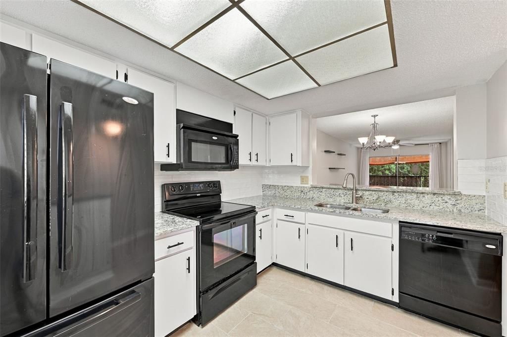 For Rent: $1,725 (2 beds, 2 baths, 1060 Square Feet)