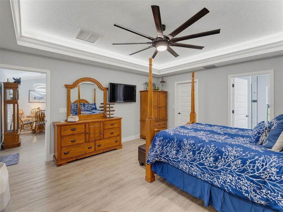 For Sale: $334,900 (3 beds, 2 baths, 1614 Square Feet)