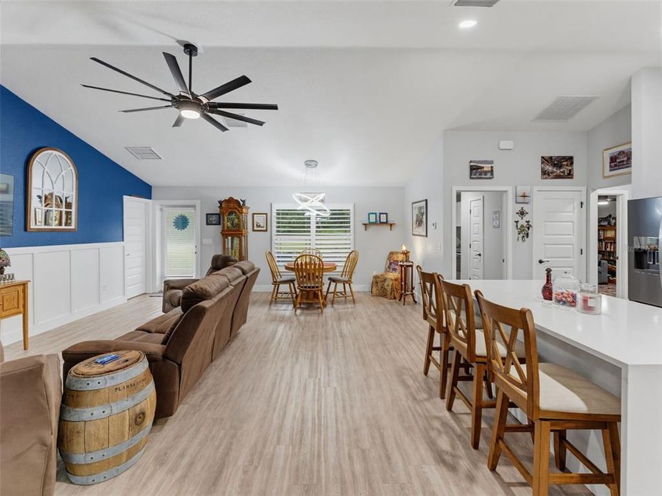 For Sale: $334,900 (3 beds, 2 baths, 1614 Square Feet)