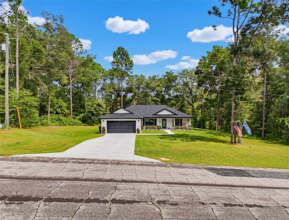 For Sale: $334,900 (3 beds, 2 baths, 1614 Square Feet)