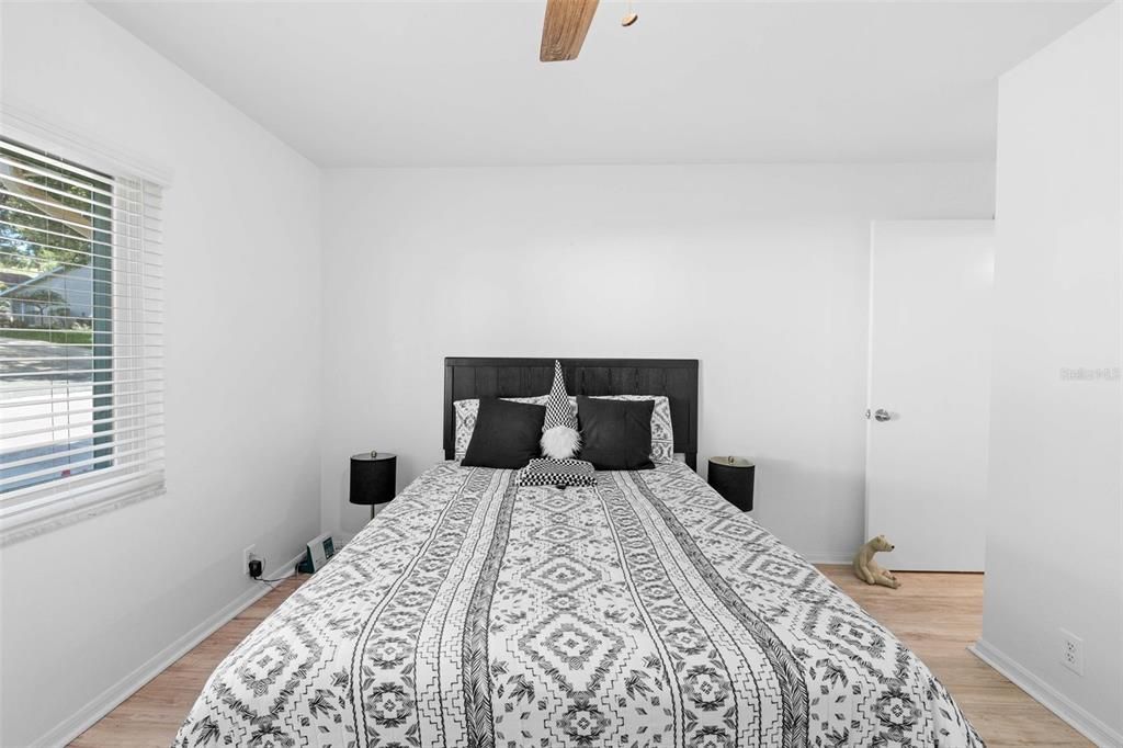 For Sale: $215,000 (2 beds, 2 baths, 1393 Square Feet)