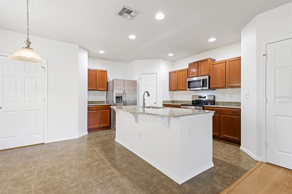 For Rent: $1,850 (2 beds, 2 baths, 1280 Square Feet)