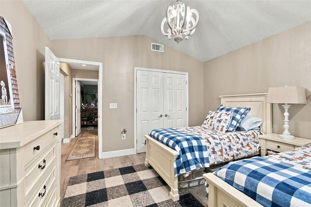 For Sale: $365,000 (3 beds, 2 baths, 1462 Square Feet)