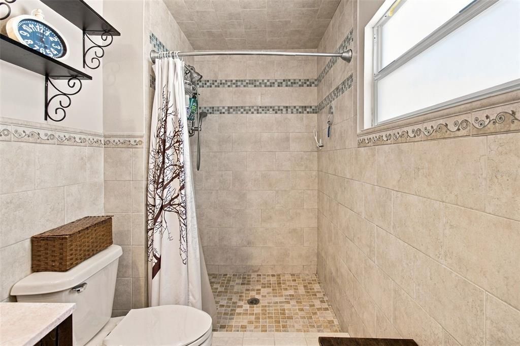 For Sale: $365,000 (3 beds, 2 baths, 1462 Square Feet)