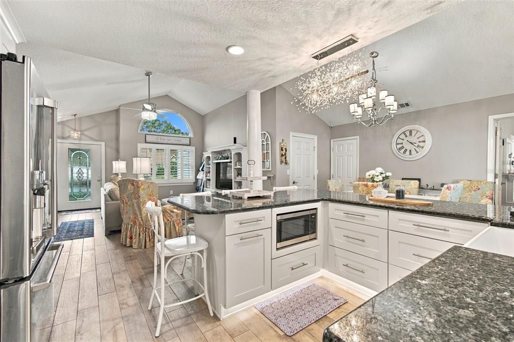 For Sale: $365,000 (3 beds, 2 baths, 1462 Square Feet)