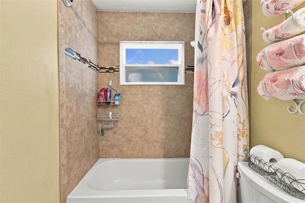 For Sale: $365,000 (3 beds, 2 baths, 1462 Square Feet)