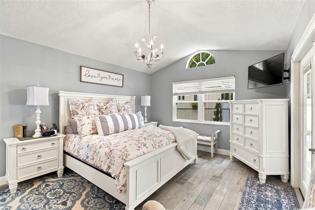 For Sale: $365,000 (3 beds, 2 baths, 1462 Square Feet)