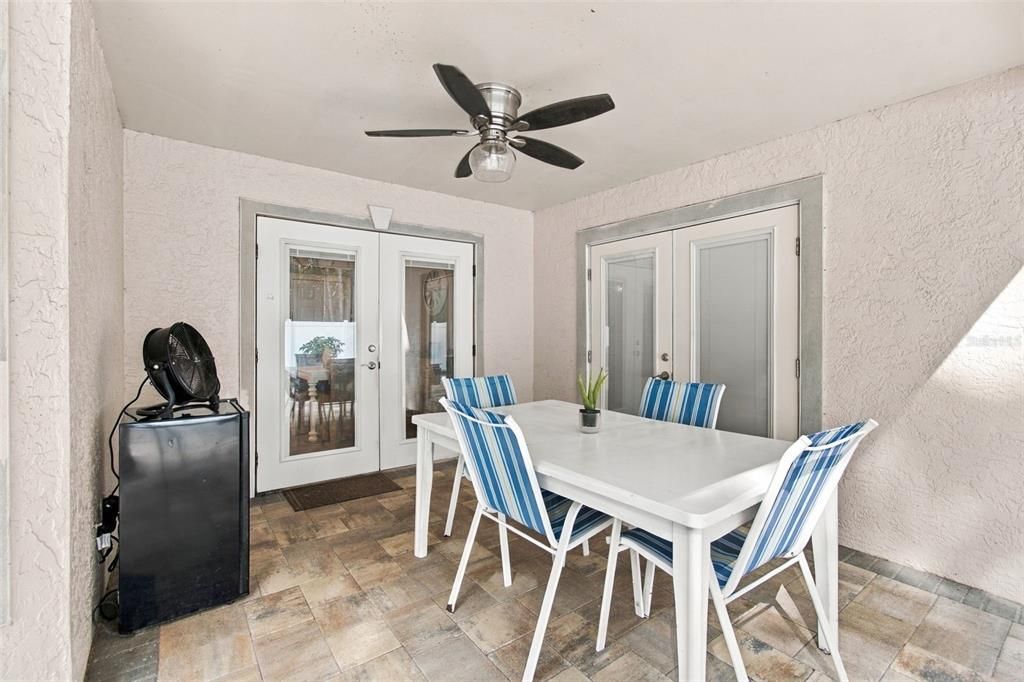 For Sale: $365,000 (3 beds, 2 baths, 1462 Square Feet)