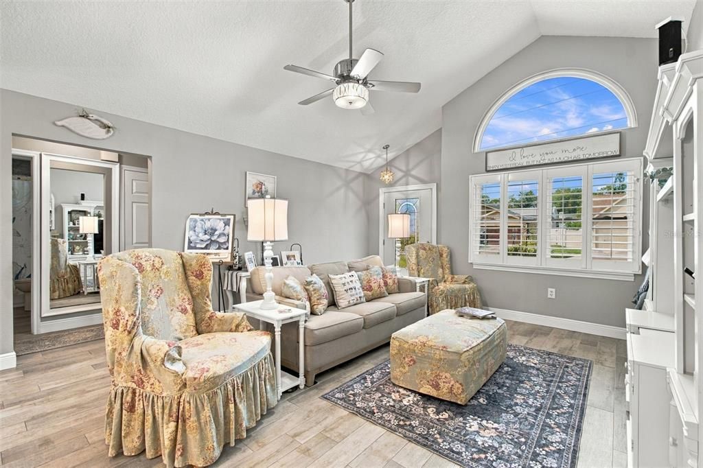 For Sale: $365,000 (3 beds, 2 baths, 1462 Square Feet)