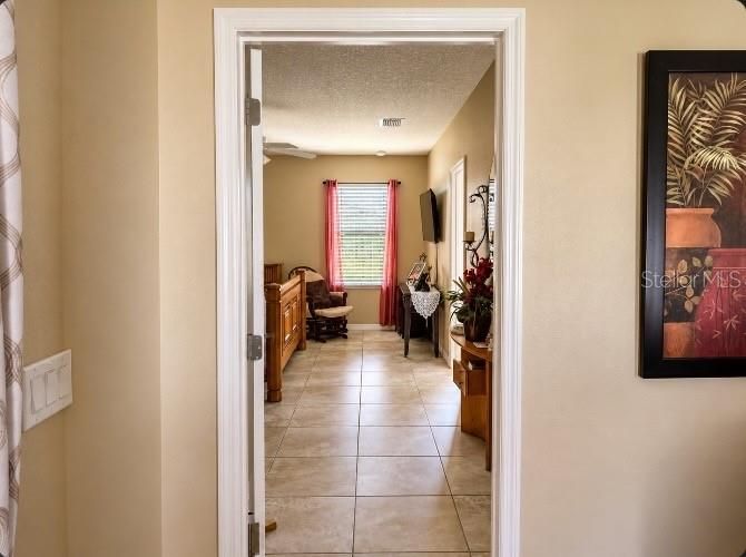 En Venta: $455,000 (4 camas, 4 baños, 2392 Pies cuadrados)