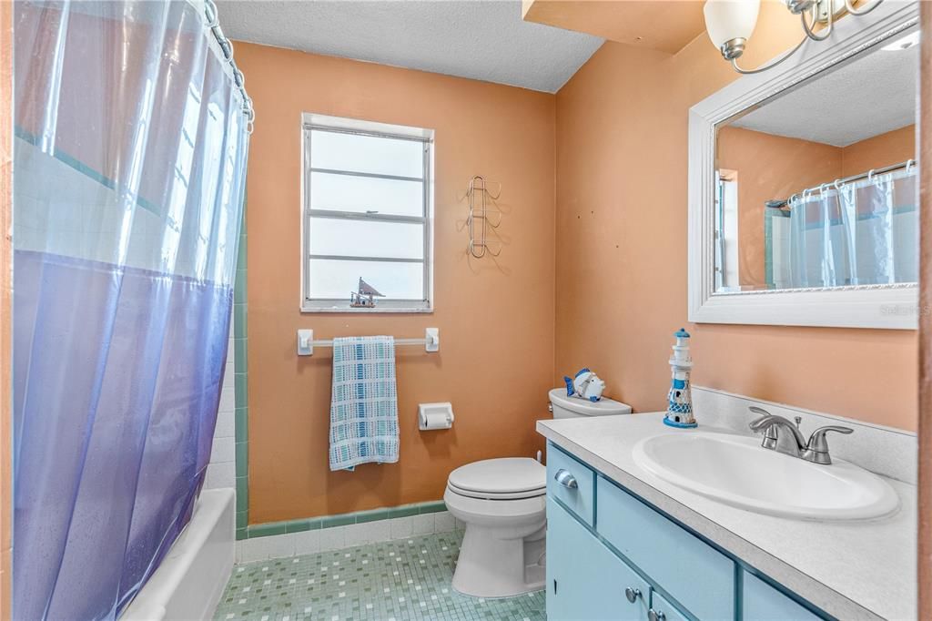 For Sale: $365,000 (3 beds, 2 baths, 1687 Square Feet)