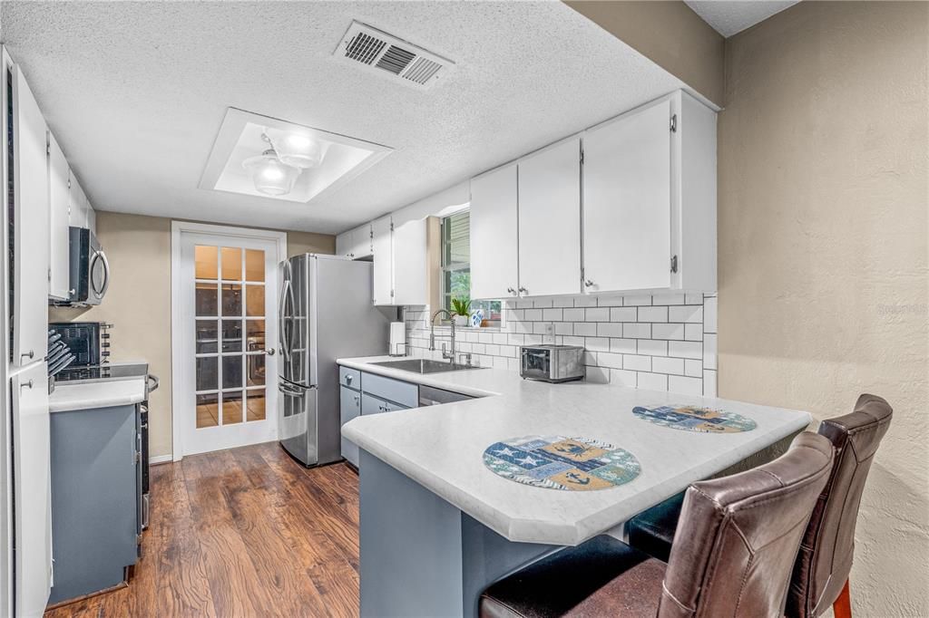 For Sale: $365,000 (3 beds, 2 baths, 1687 Square Feet)