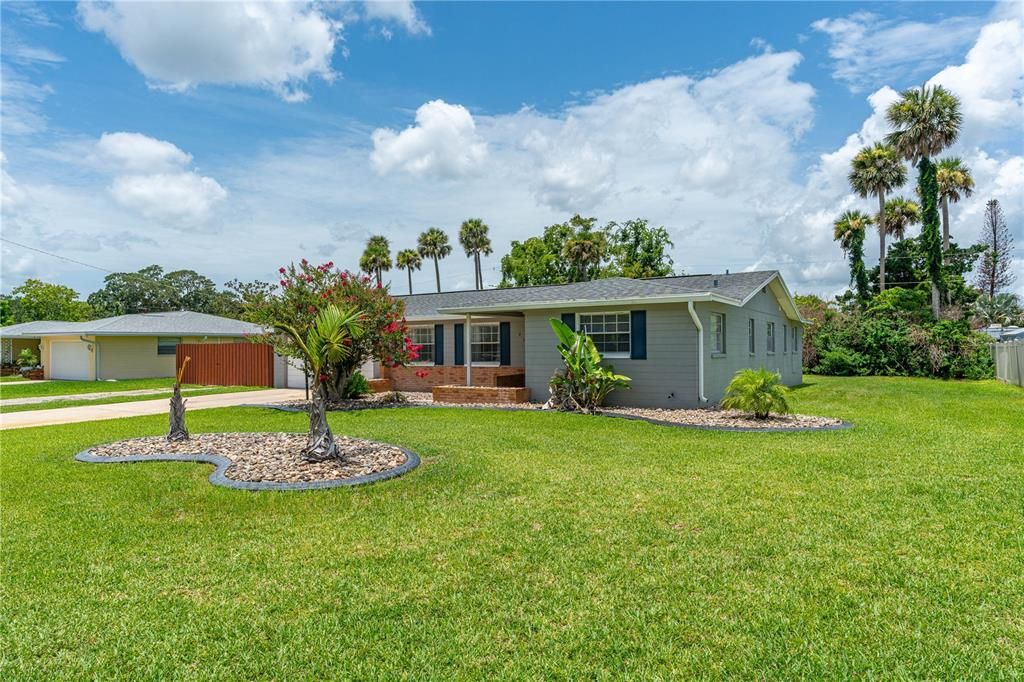For Sale: $365,000 (3 beds, 2 baths, 1687 Square Feet)