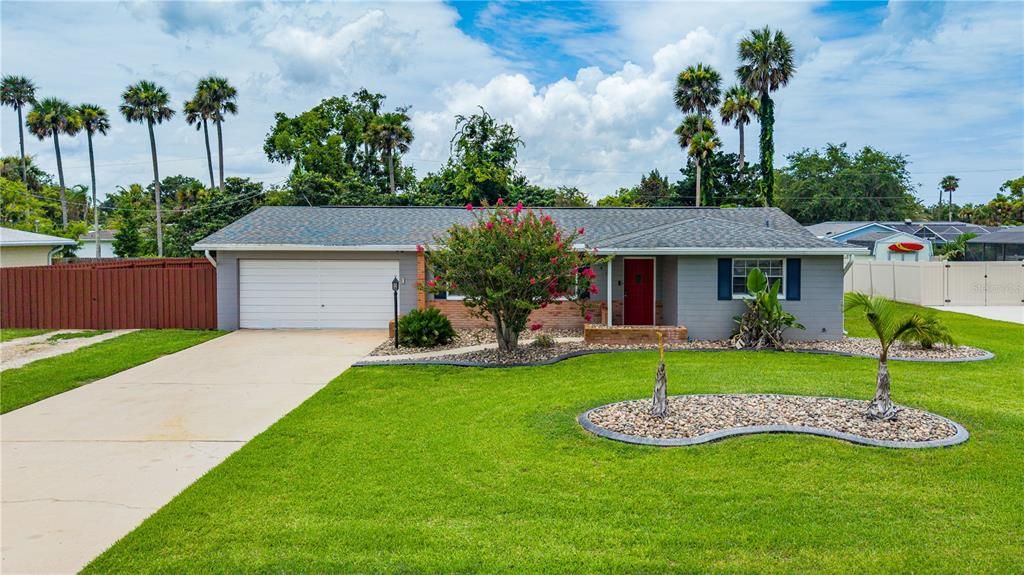 For Sale: $365,000 (3 beds, 2 baths, 1687 Square Feet)
