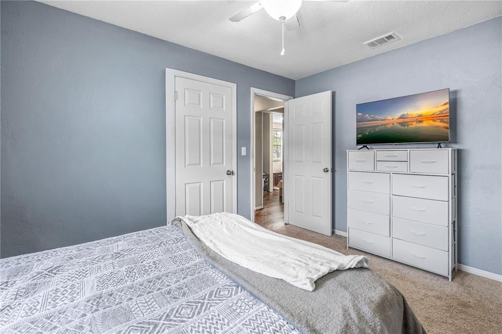 For Sale: $365,000 (3 beds, 2 baths, 1687 Square Feet)