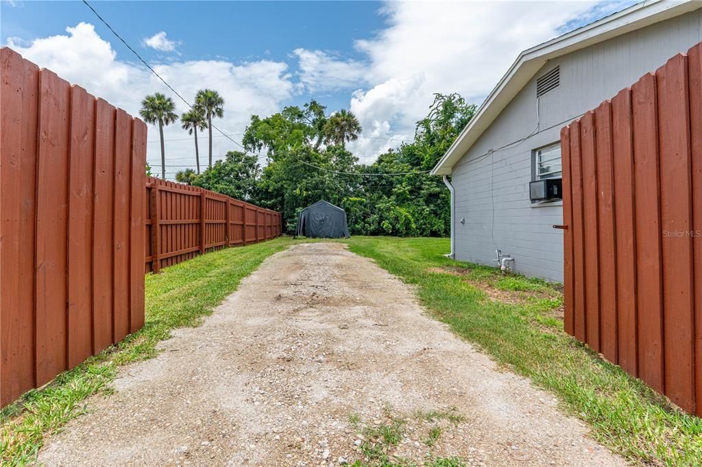 For Sale: $365,000 (3 beds, 2 baths, 1687 Square Feet)