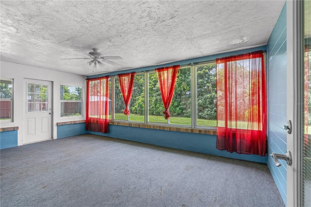 For Sale: $365,000 (3 beds, 2 baths, 1687 Square Feet)
